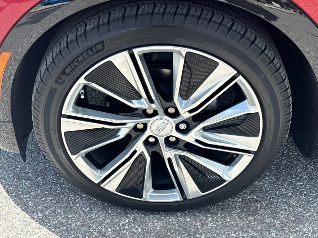 Used 2024 Cadillac Lyriq Luxury w/ LPO, Floor Liner Package AWD/4WD image 9