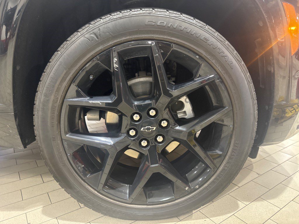 Used 2025 Chevrolet Traverse RS FWD image 50