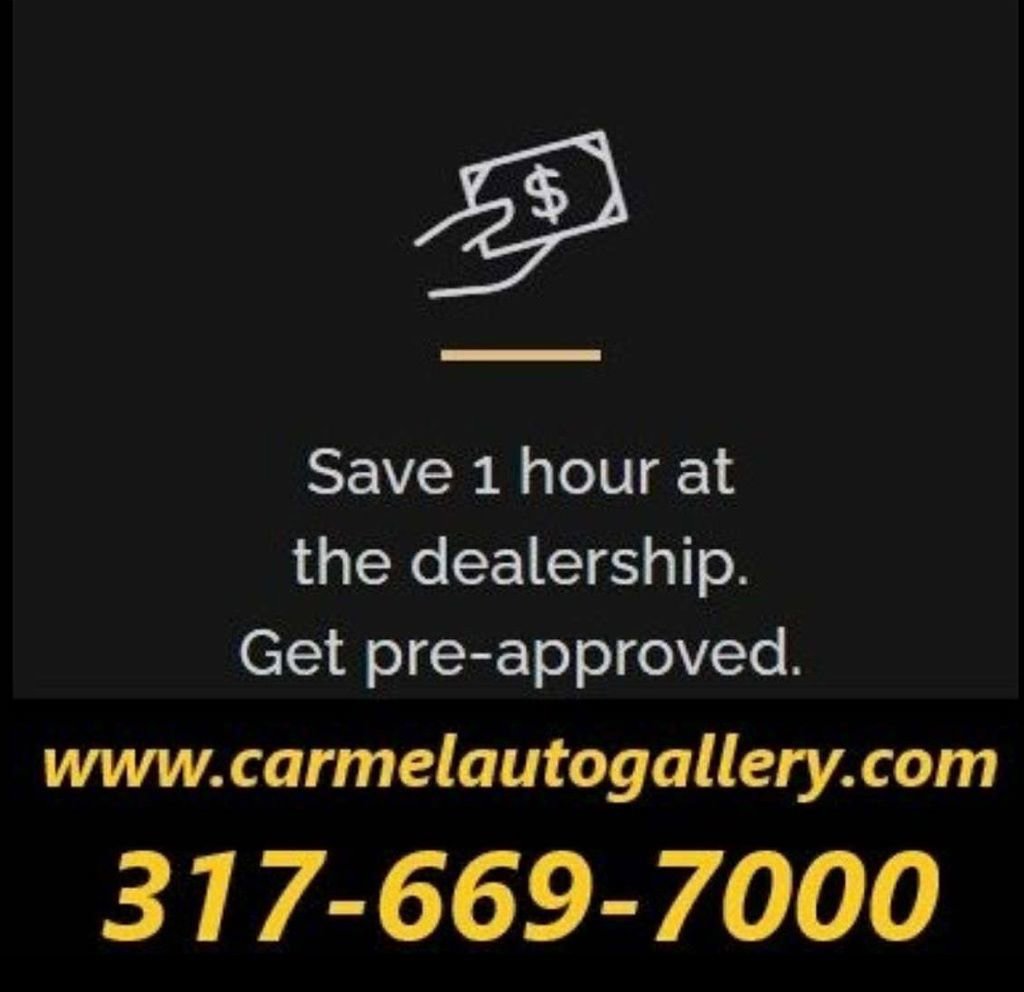 Used 2017 INFINITI QX30 Premium w/ Navigation Package FWD image 2