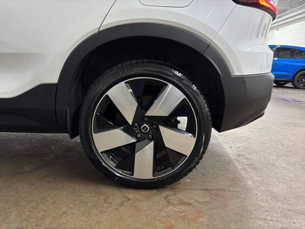 Certified 2023 Volvo C40 P8 Recharge Ultimate AWD/4WD image 35