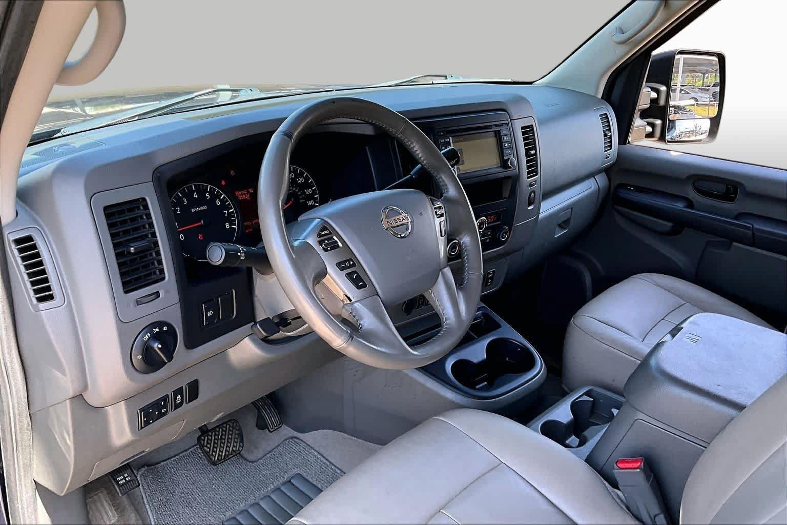 Used 2016 Nissan NV 3500 SL RWD image 14