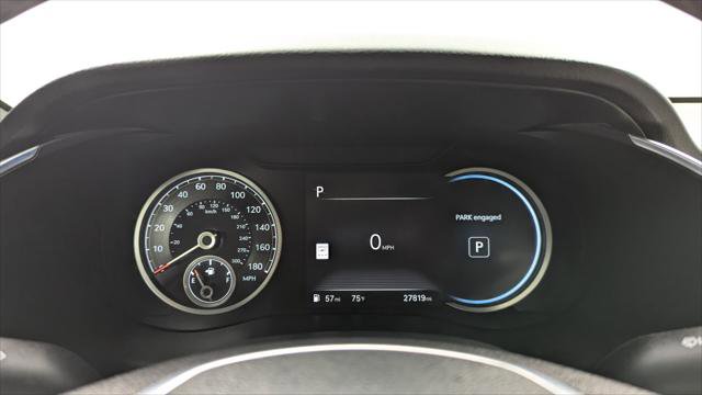 Used 2024 Genesis G70 2.5T image 22