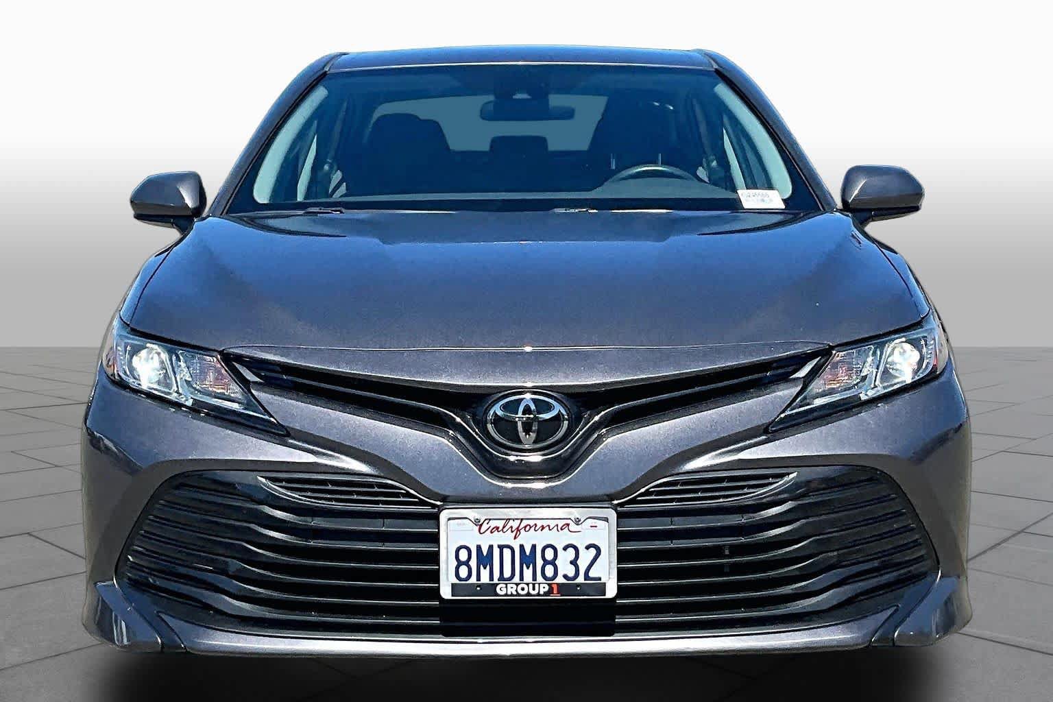 Used 2019 Toyota Camry LE FWD image 3