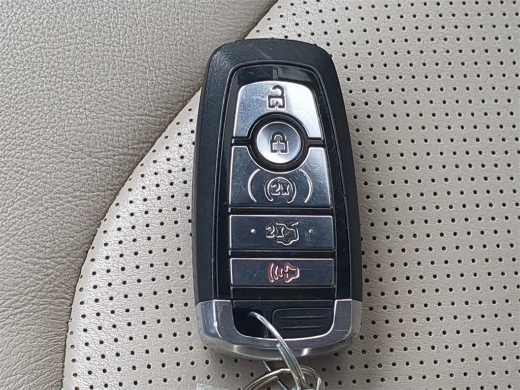 Used 2018 Ford Explorer Limited image 27