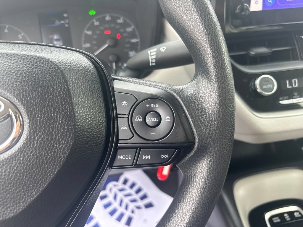 Used 2023 Toyota Corolla LE FWD image 18