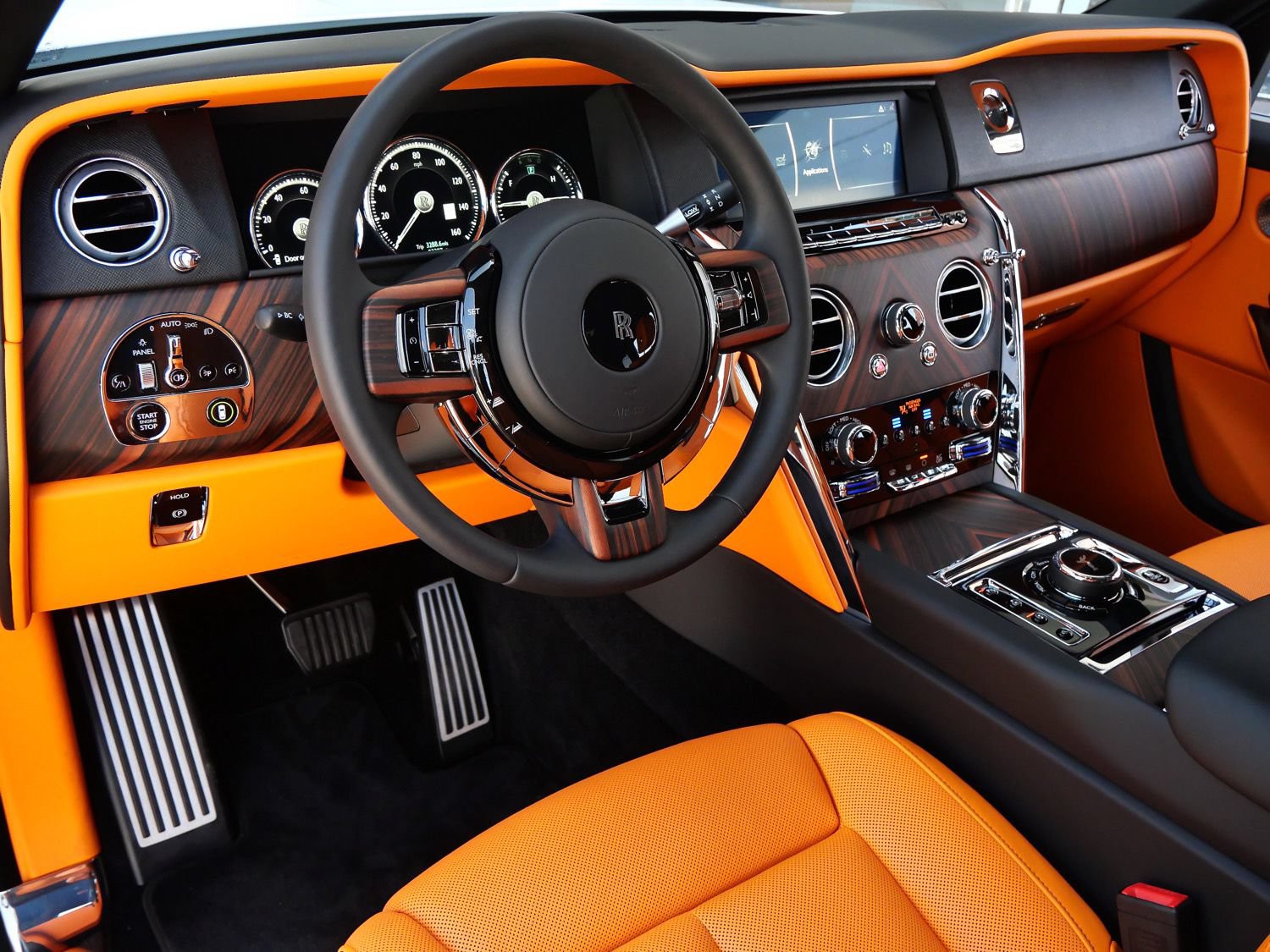 Certified 2024 Rolls-Royce Cullinan AWD/4WD image 17