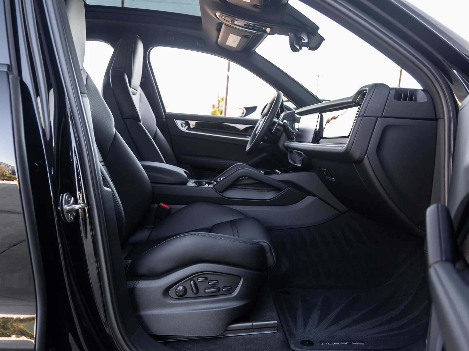 New 2026 Porsche Cayenne S image 39