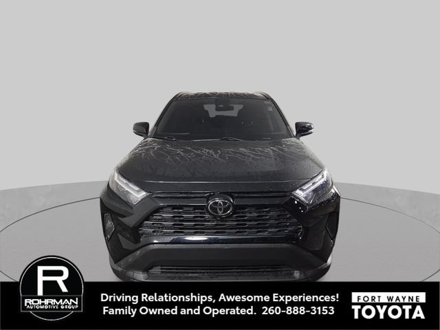 Used 2023 Toyota RAV4 XLE AWD/4WD image 3