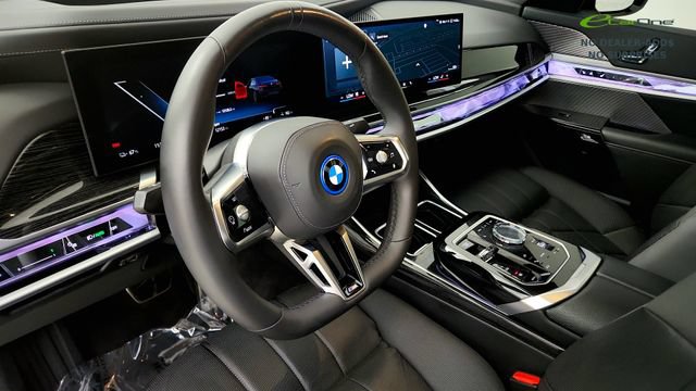 Used 2025 BMW i7 xDrive60 w/ Executive Package RWD image 47
