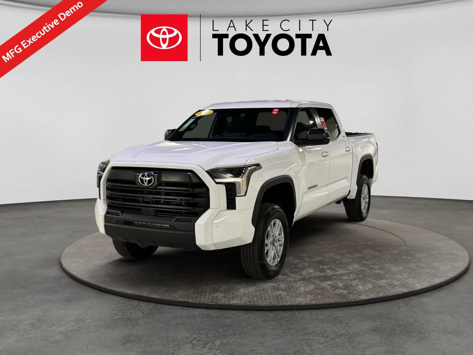 New 2025 Toyota Tundra SR5 w/ SR5 Premium Package