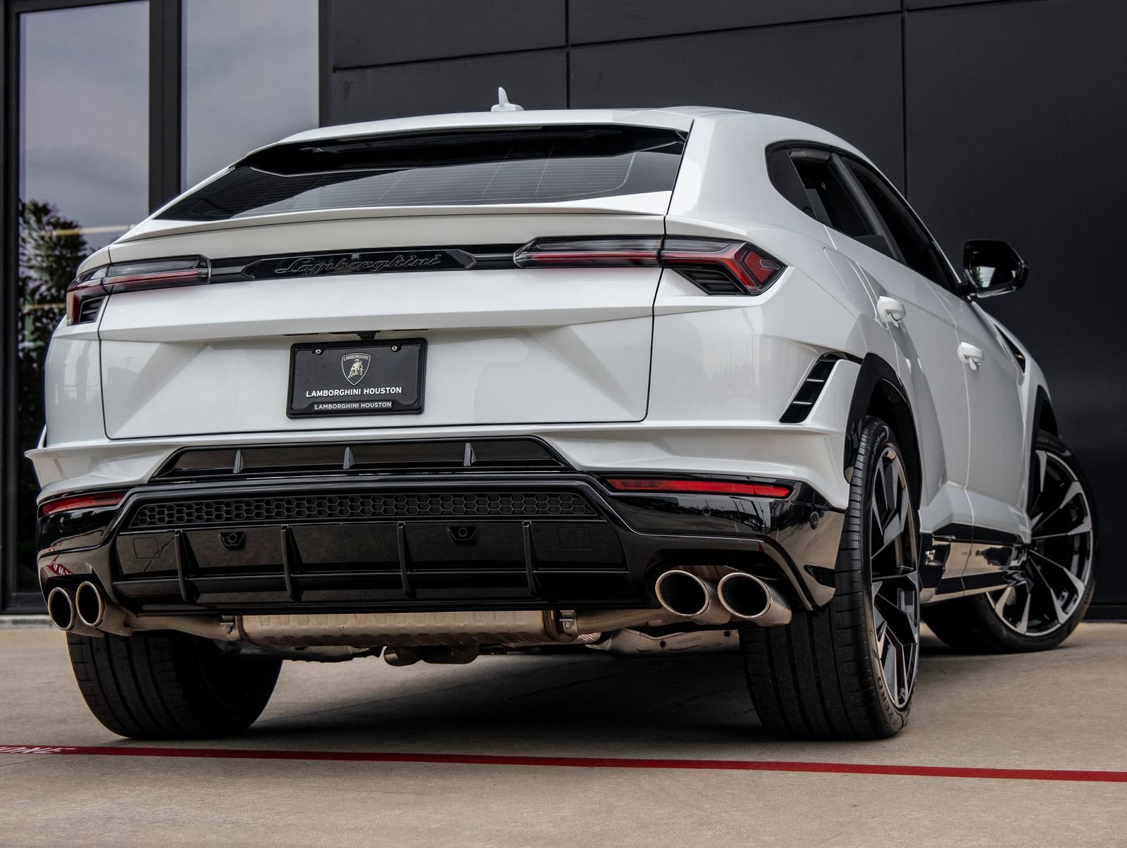 Used 2024 Lamborghini Urus S AWD/4WD image 8