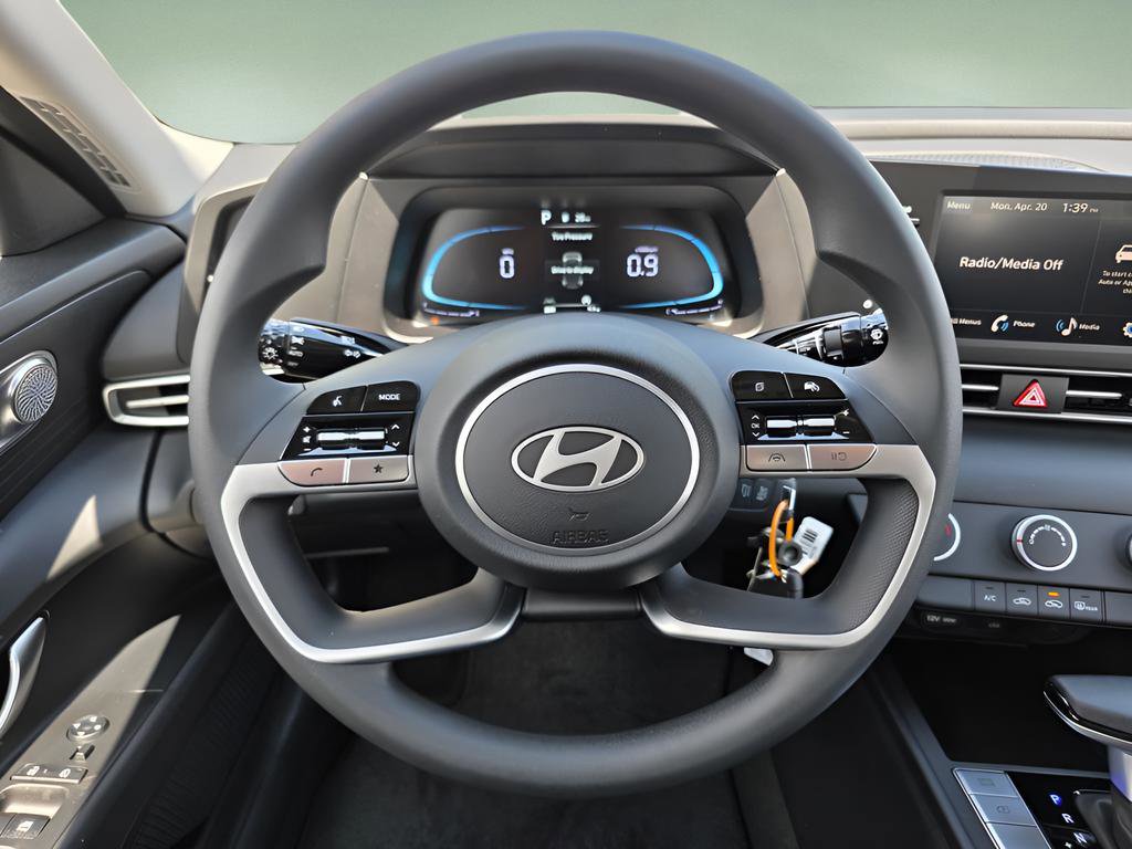 New 2026 Hyundai Elantra SE FWD image 16