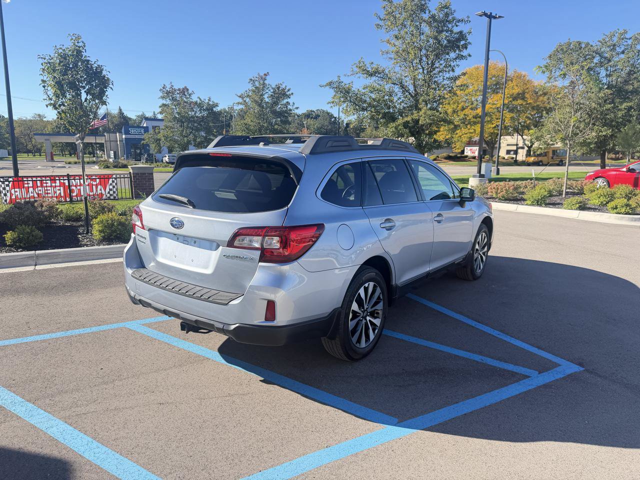Used 2015 Subaru Outback 2.5i Limited AWD/4WD image 6