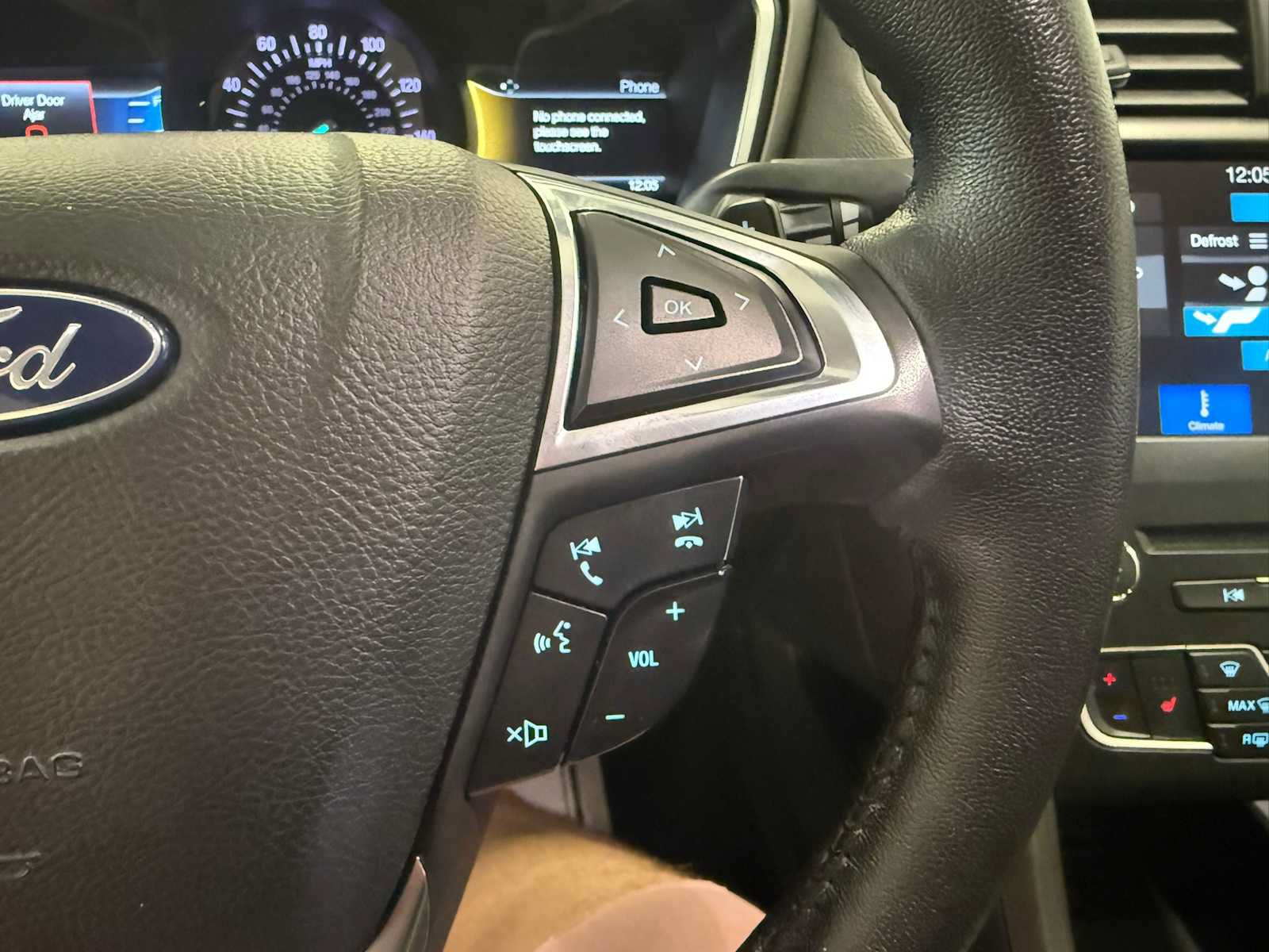 Used 2018 Ford Fusion SE w/ Fusion SE Technology Package FWD image 30