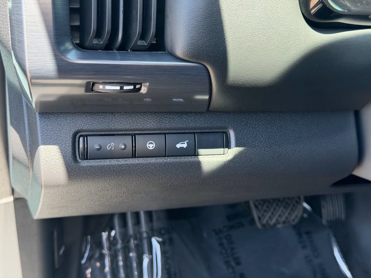 New 2026 Nissan Pathfinder SL FWD image 18