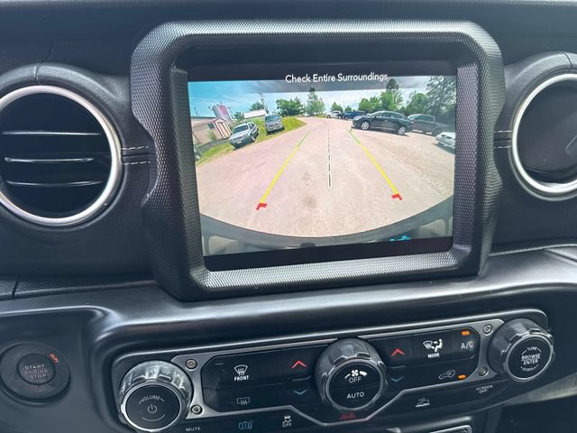 Used 2023 Jeep Wrangler Unlimited Sahara AWD/4WD image 24