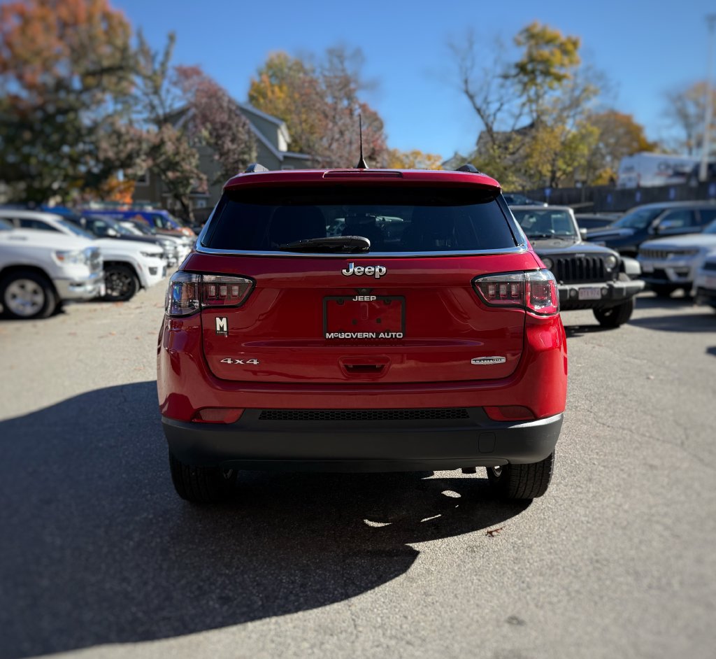 Used 2019 Jeep Compass Latitude w/ Popular Equipment Group AWD/4WD image 10