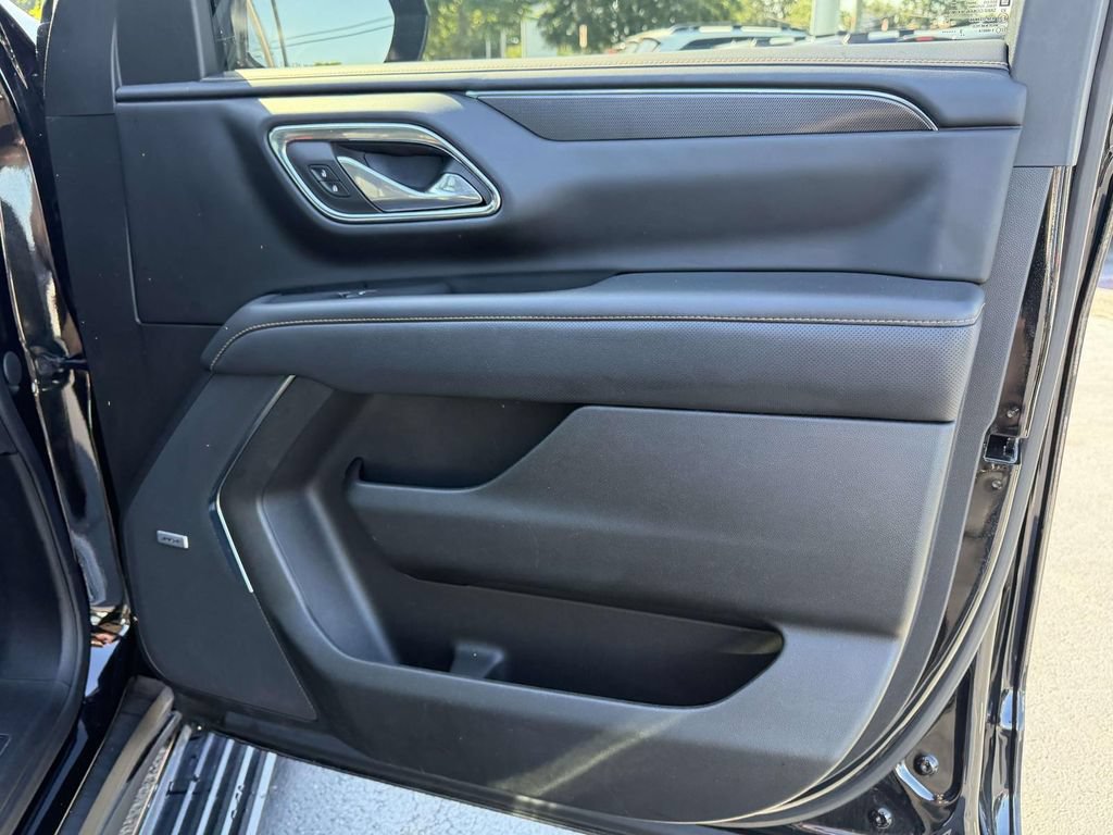 Used 2023 GMC Yukon XL AT4 w/ Technology Package AWD/4WD image 10