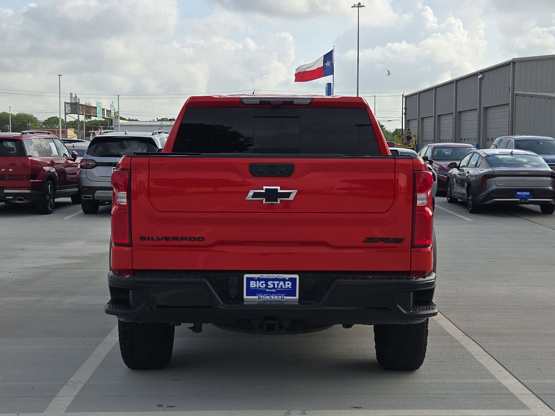 Used 2024 Chevrolet Silverado 1500 ZR2 w/ Technology Package image 5