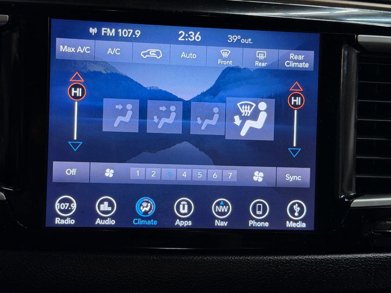 Used 2019 Chrysler Pacifica Touring Plus FWD image 37