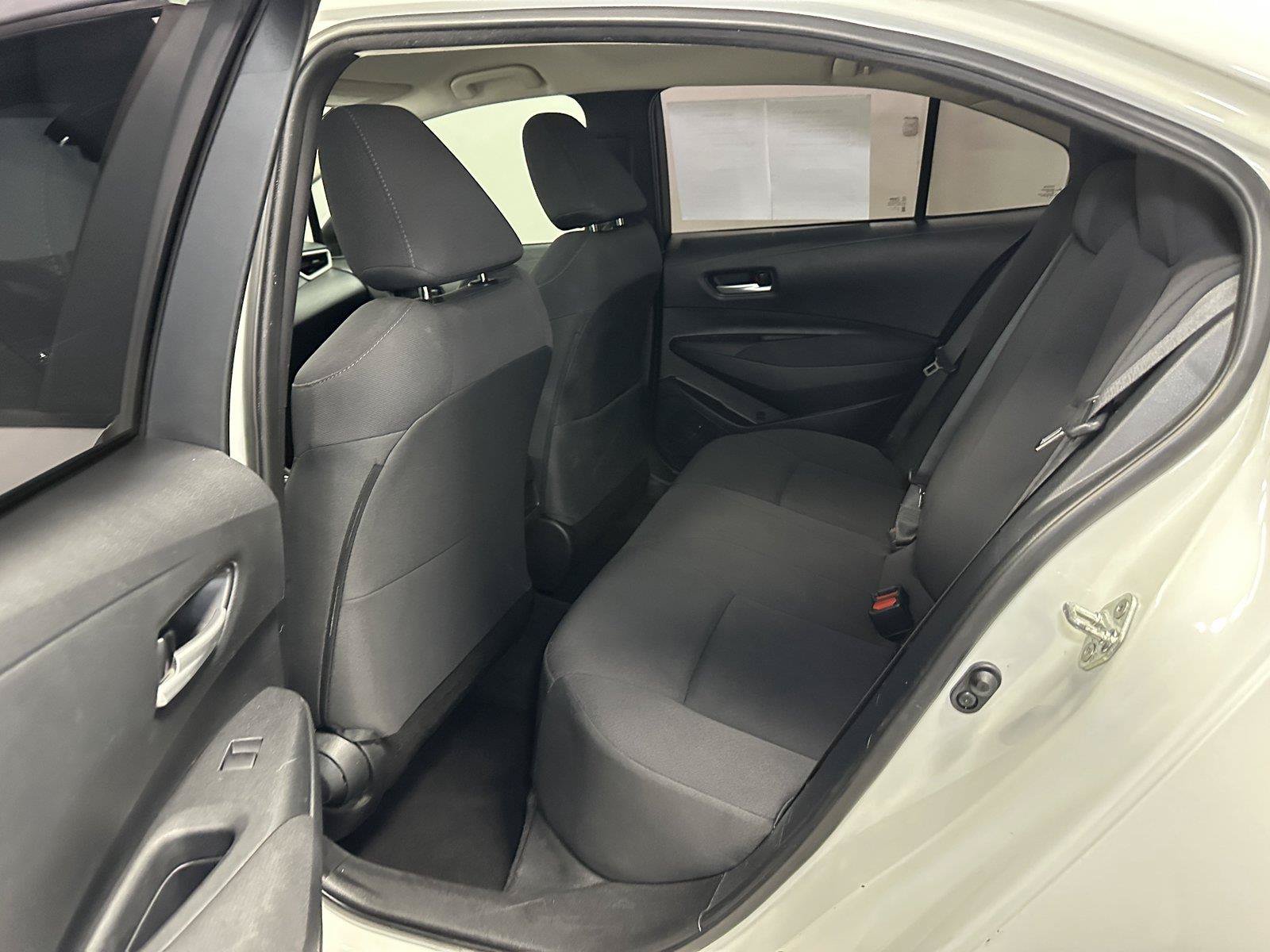 Used 2021 Toyota Corolla LE FWD image 31