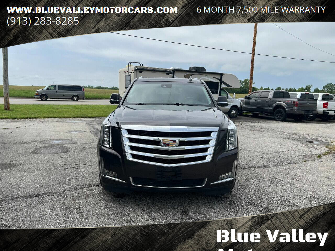 Used 2016 Cadillac Escalade Luxury image 2