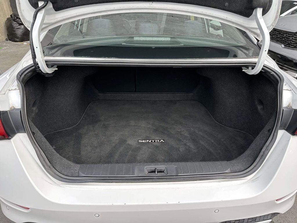 Used 2024 Nissan Sentra SV FWD image 10