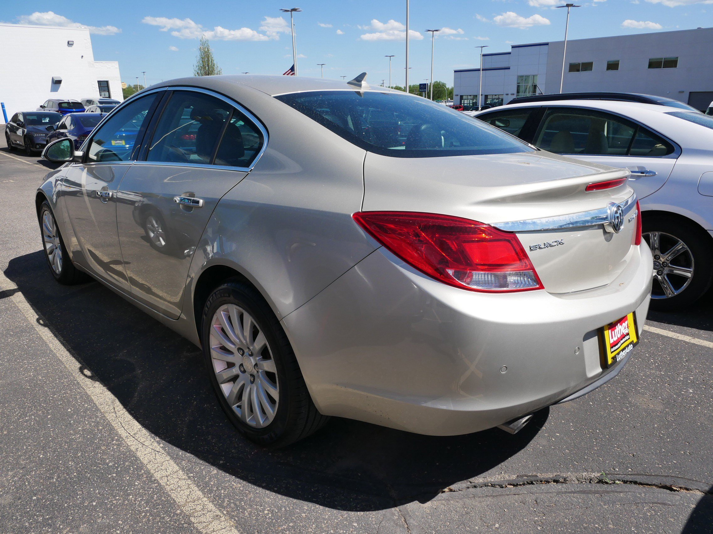 Used 2013 Buick Regal Premium FWD image 4