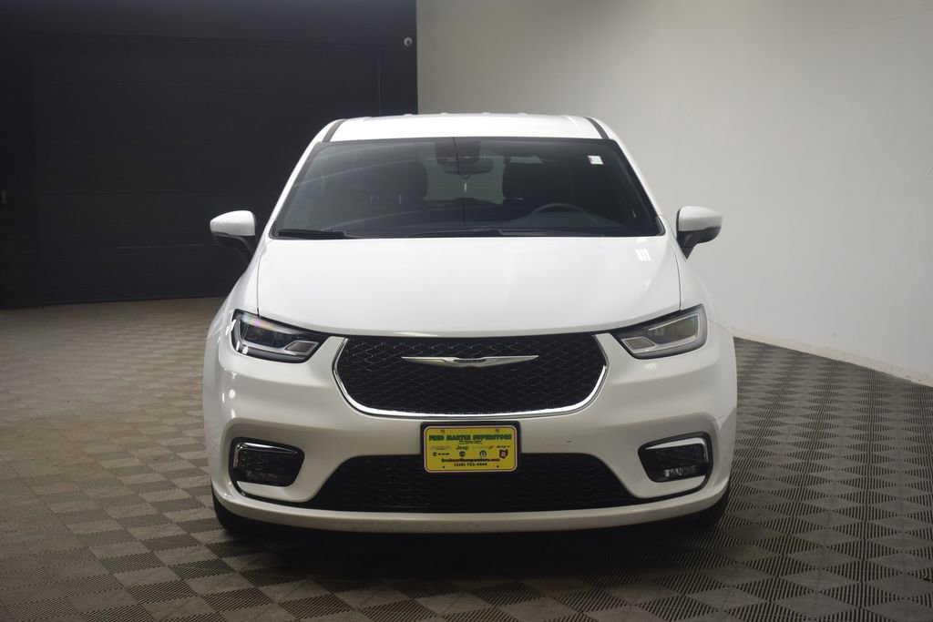 Used 2023 Chrysler Pacifica Touring FWD image 20