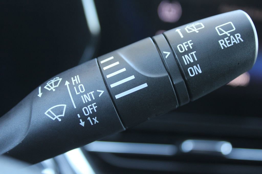 Used 2024 Chevrolet Trax RS image 31