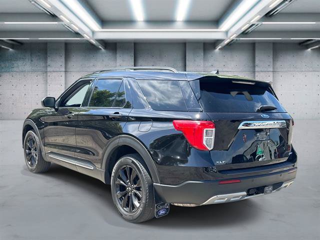 Used 2023 Ford Explorer XLT w/ Equipment Group 202A AWD/4WD image 26