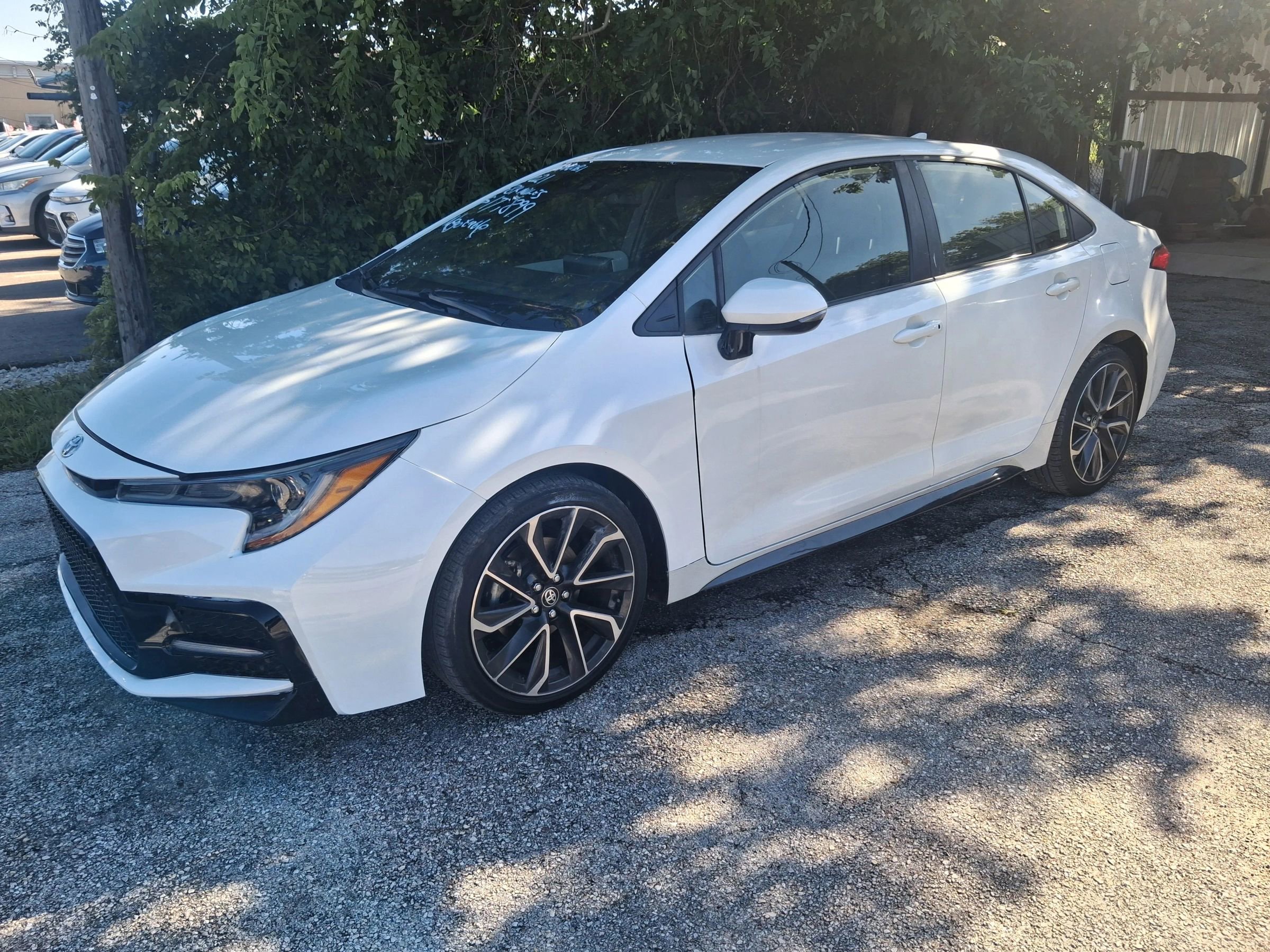 Used 2021 Toyota Corolla SE FWD image 2