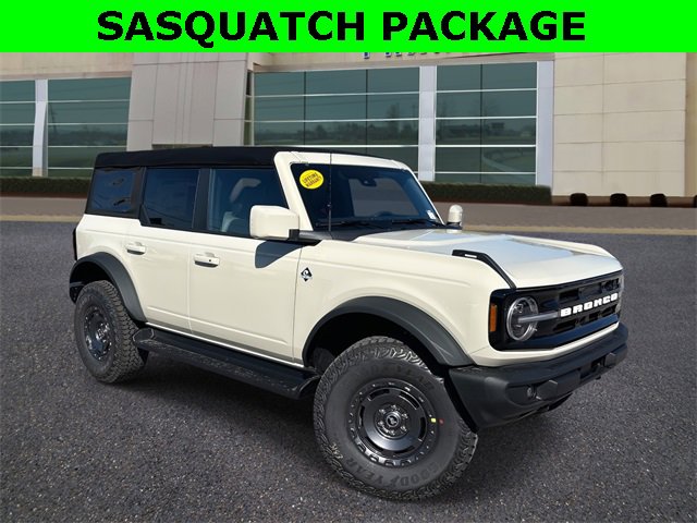 New 2025 Ford Bronco Outer Banks w/ Sasquatch Package