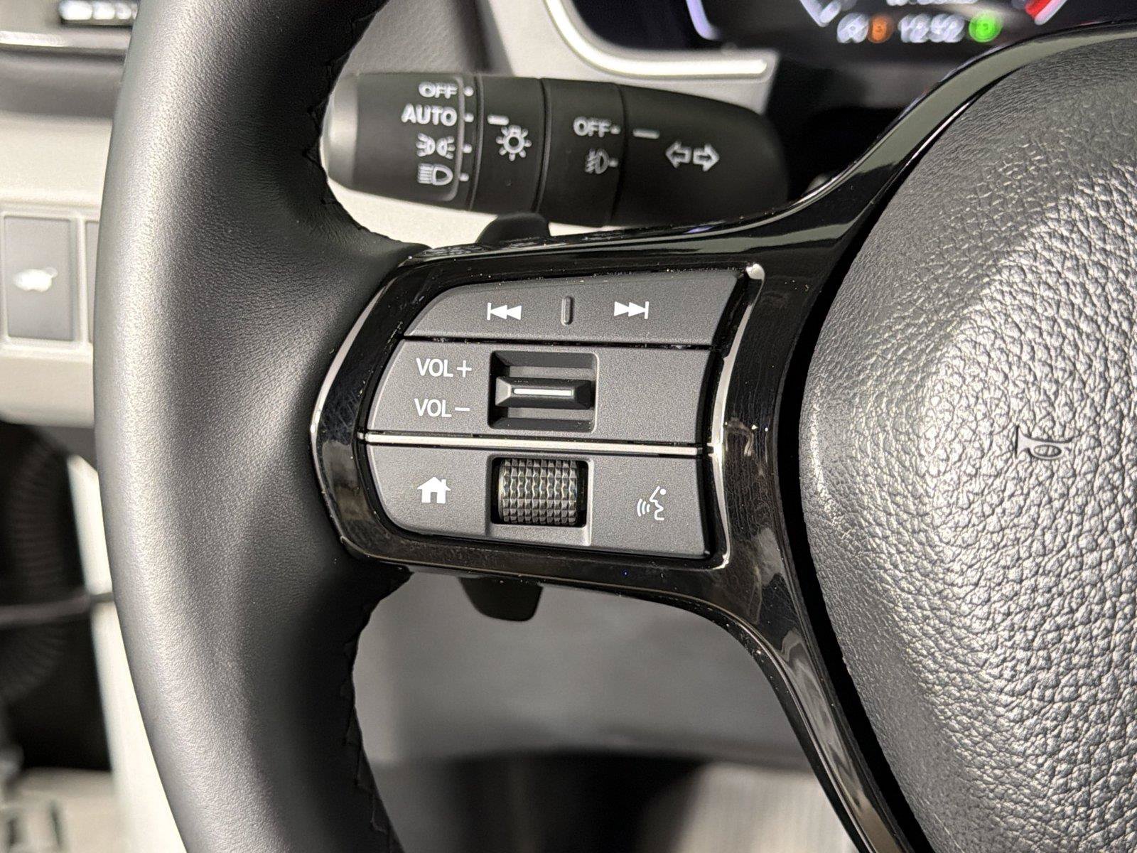 Used 2025 Honda Pilot EX-L image 25