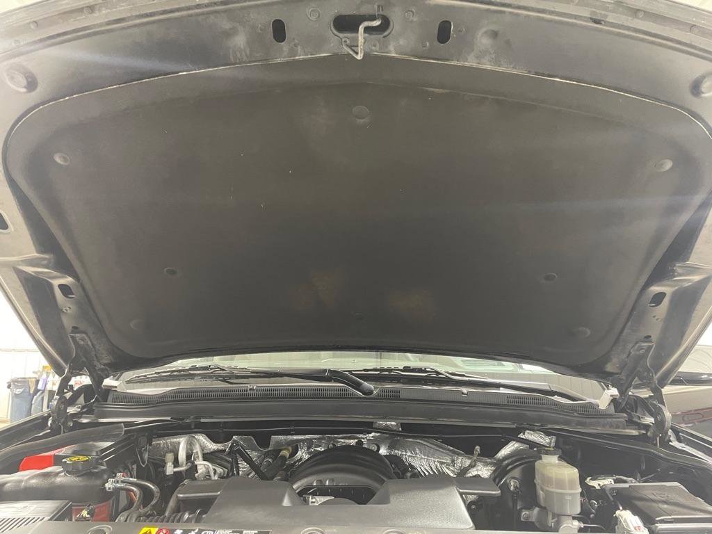 Used 2018 Chevrolet Suburban Premier image 43