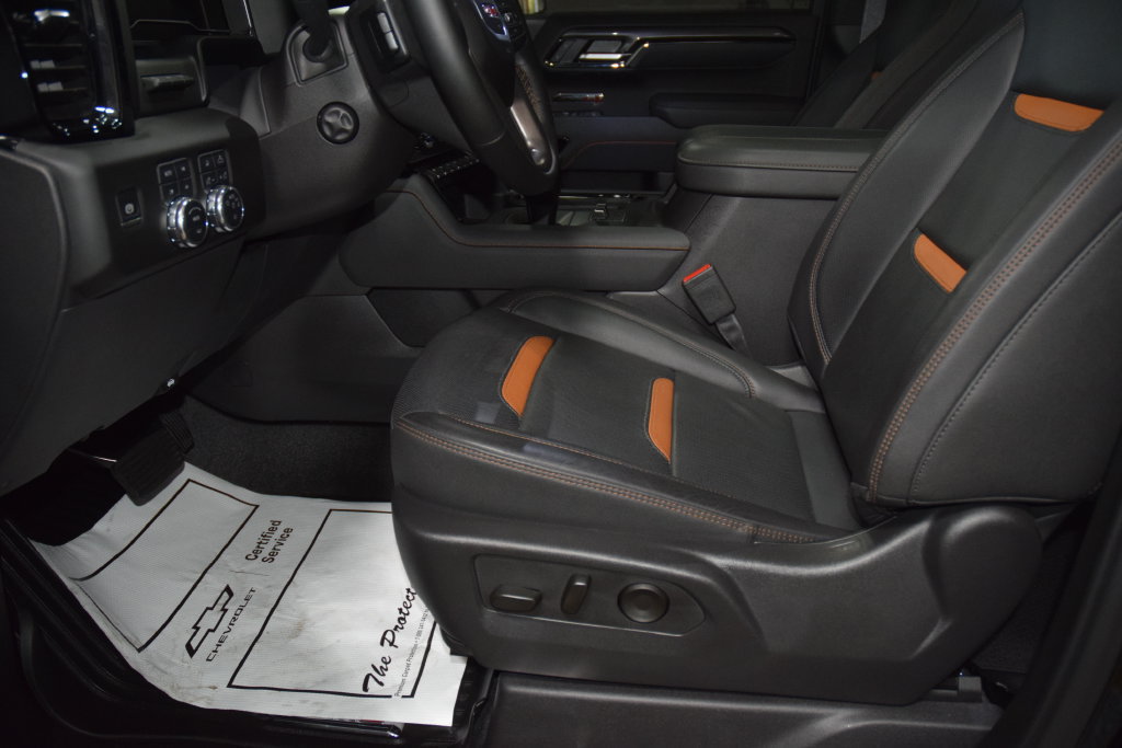 Used 2025 GMC Sierra 1500 AT4 w/ AT4 Premium Package AWD/4WD image 44