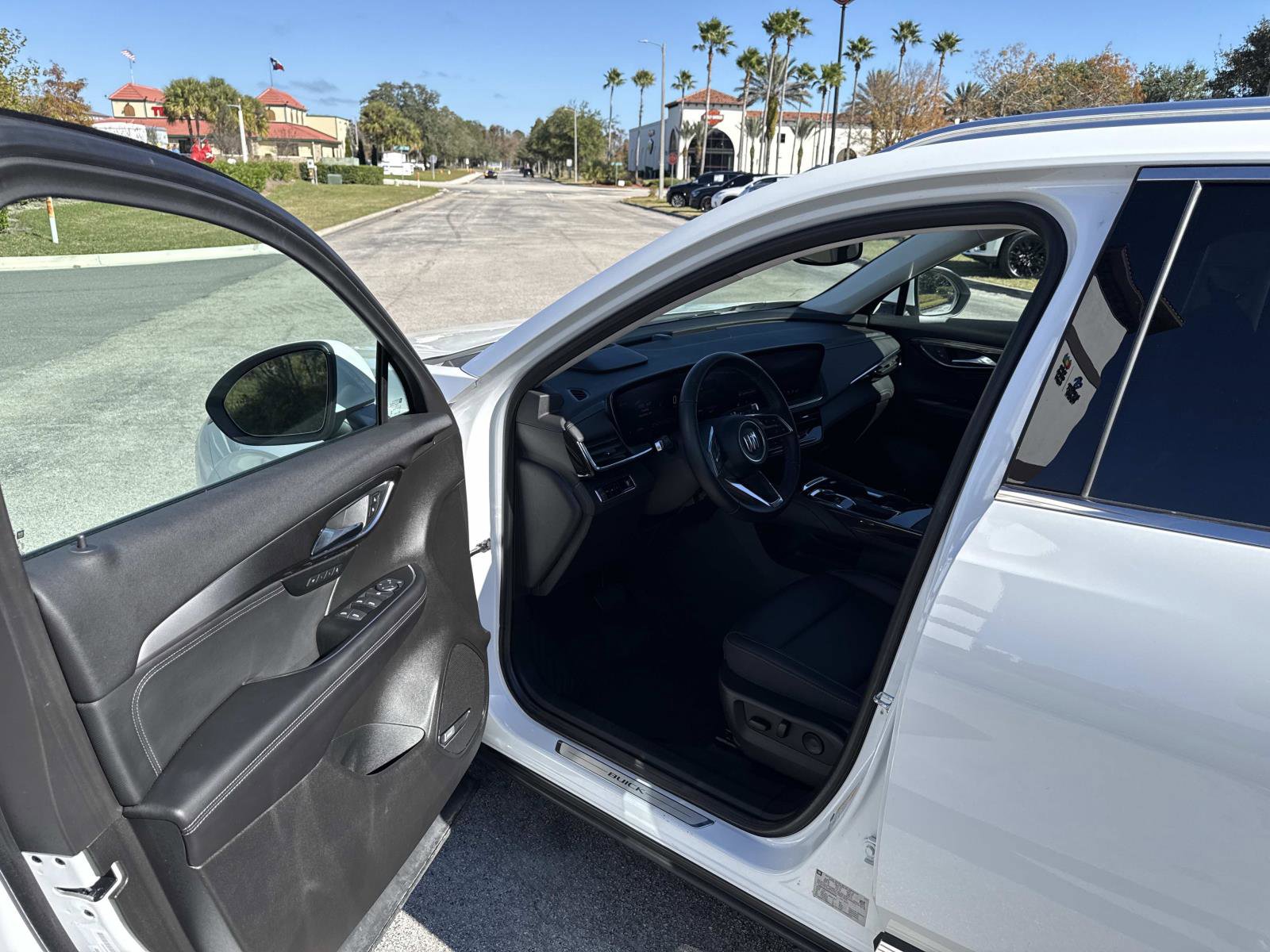 Used 2025 Buick Envision Preferred image 18