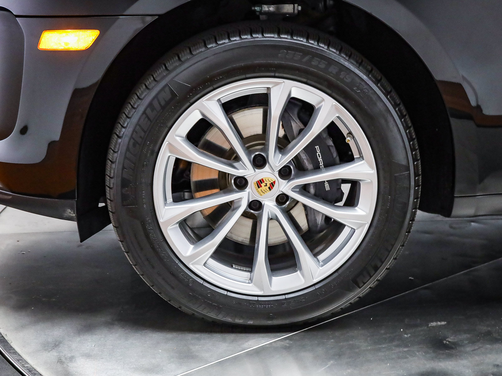 Certified 2026 Porsche Macan AWD/4WD image 10