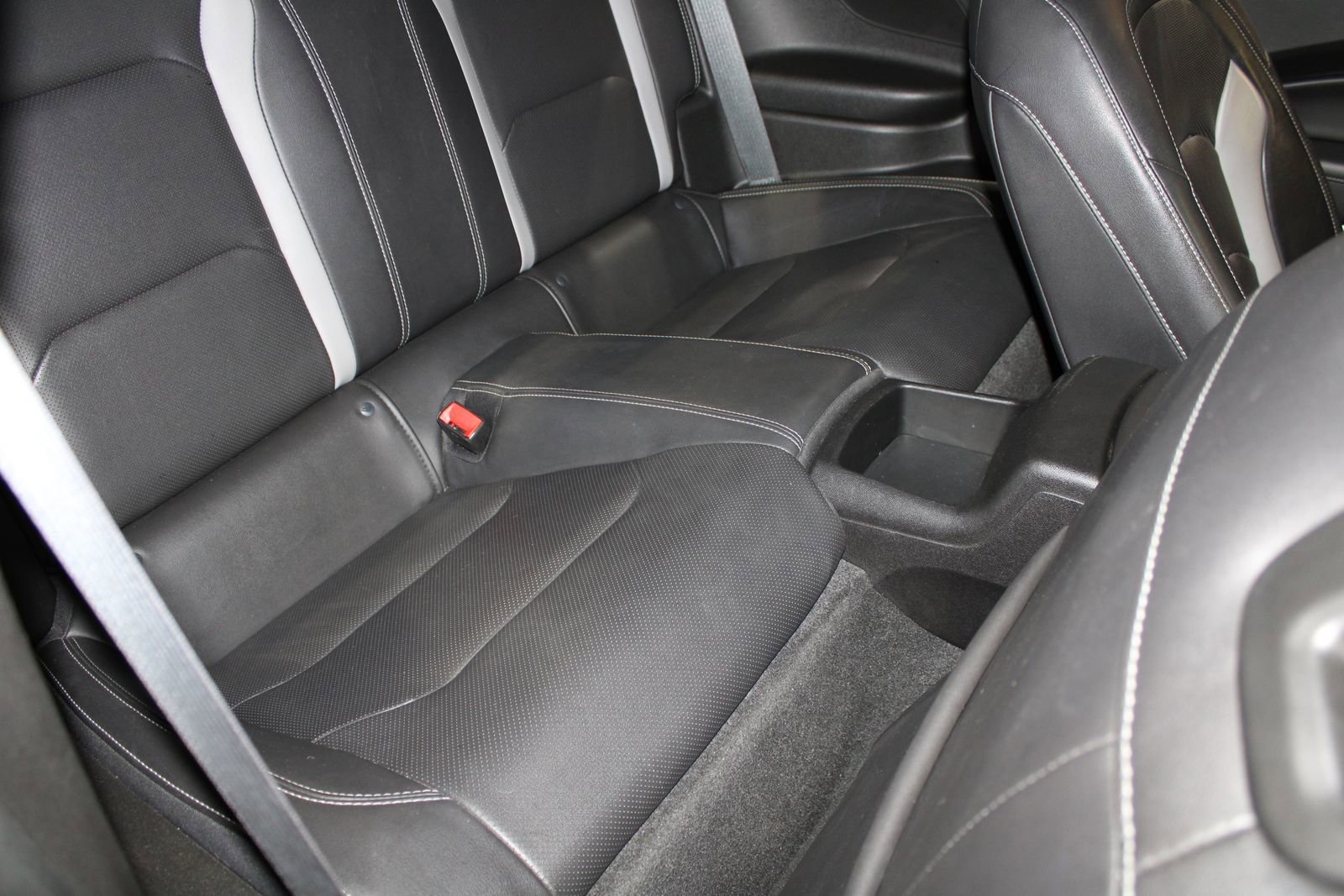 Used 2019 Chevrolet Camaro LT w/ 1LE Track Performance Package image 34