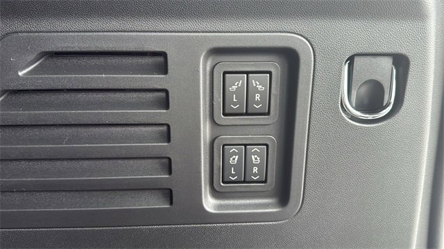 New 2026 Chevrolet Traverse RS w/ LPO, Floor Liner Package image 8