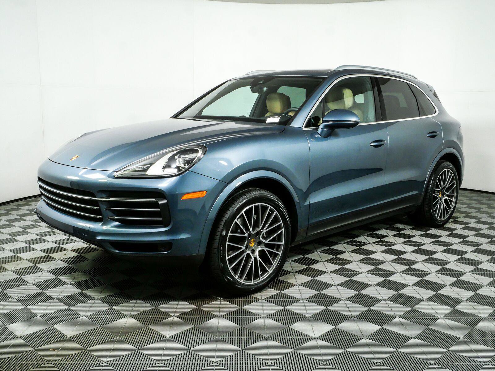 Certified 2020 Porsche Cayenne AWD/4WD image 28
