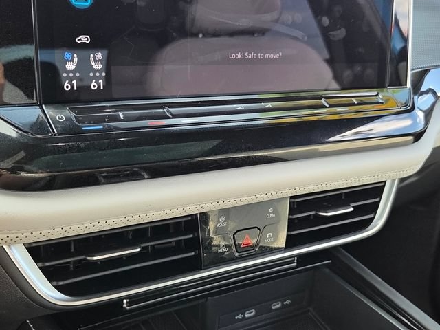 Used 2025 Volkswagen Atlas Cross Sport SEL Premium R-Line AWD/4WD image 19