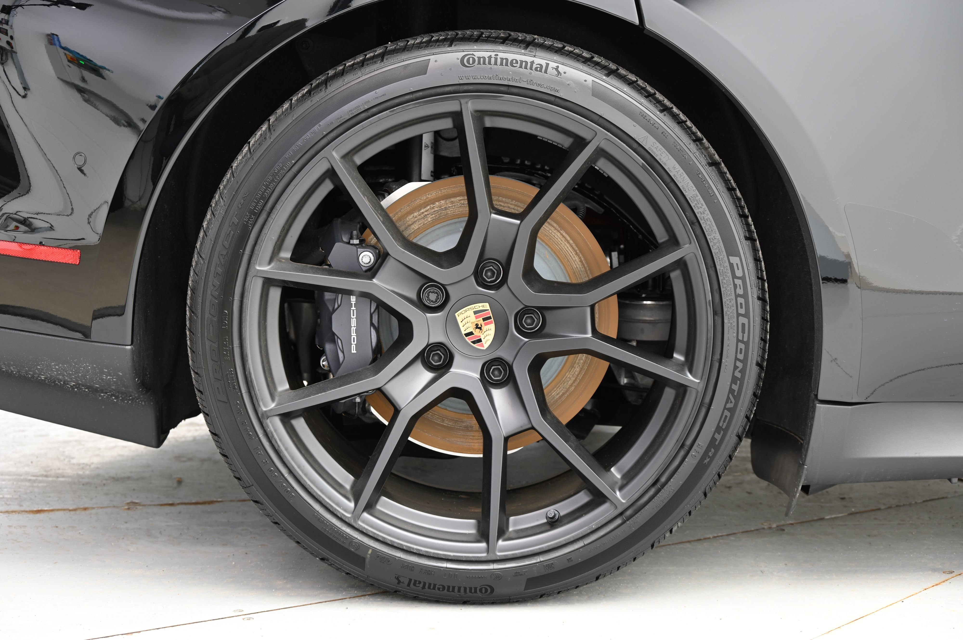 Used 2025 Porsche Taycan image 44