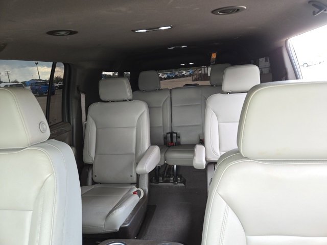 Used 2023 Chevrolet Suburban Z71 image 11