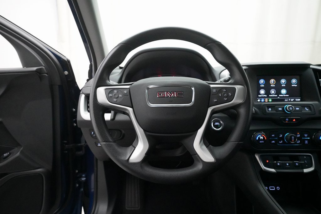 Used 2023 GMC Terrain SLE w/ Driver Convenience Package image 4