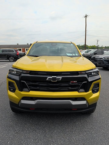 Used 2023 Chevrolet Colorado Z71 w/ Z71 Convenience Package 2 AWD/4WD image 2
