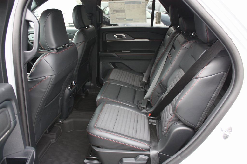New 2026 Ford Explorer ST-Line w/ ST-Line Street Pack image 16