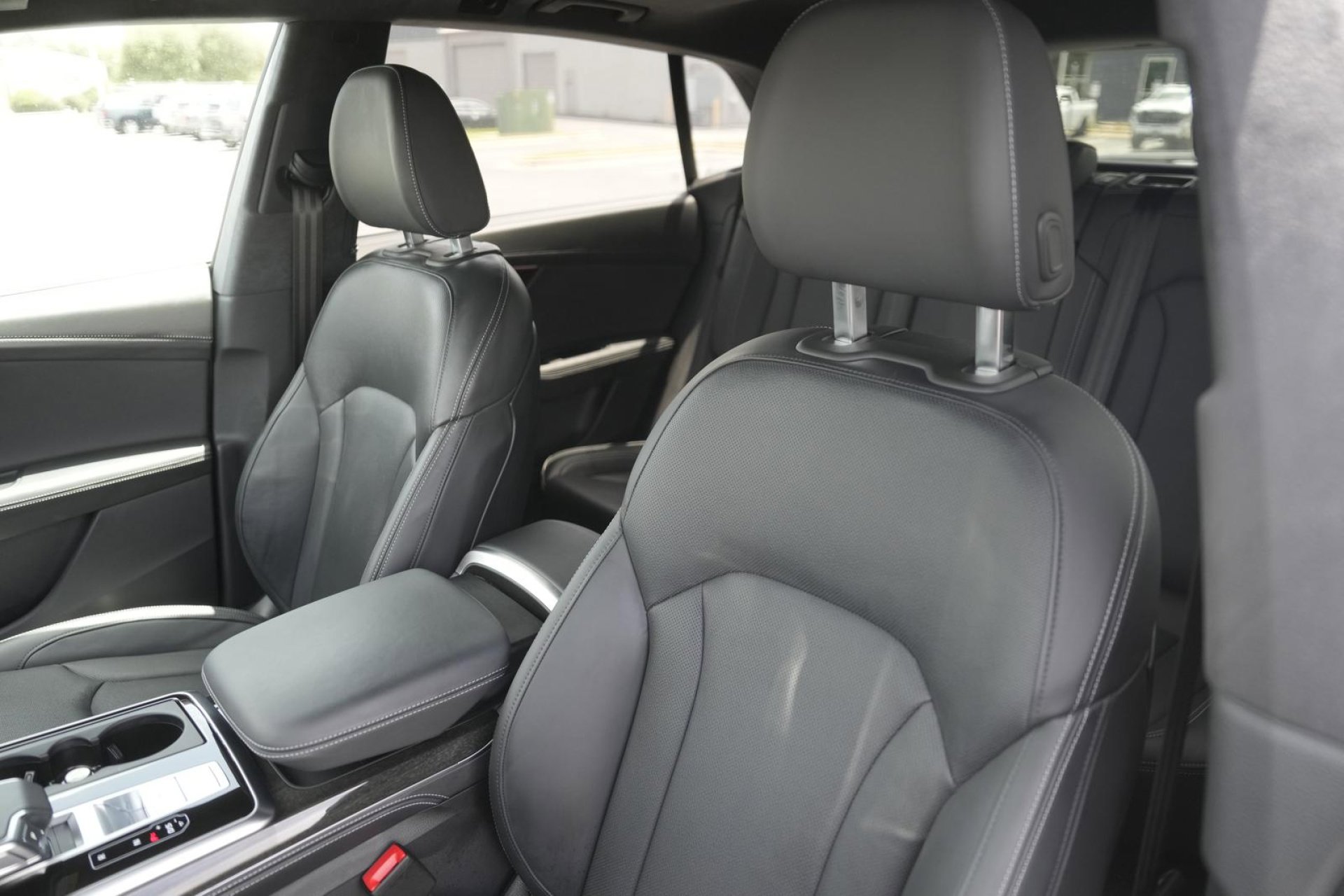 Certified 2025 Audi Q8 Prestige w/ Prestige Package image 10