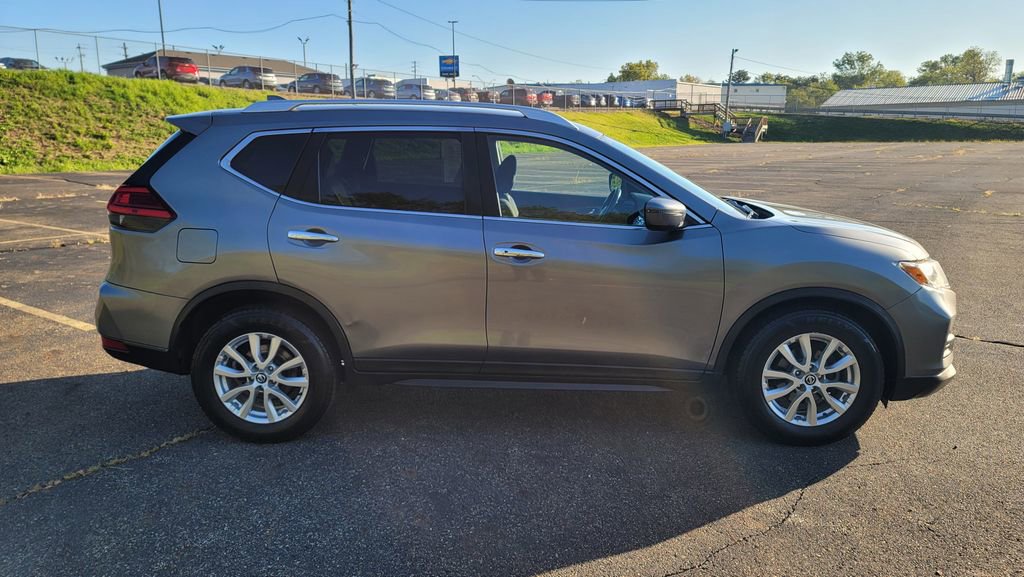 Used 2017 Nissan Rogue SV image 14