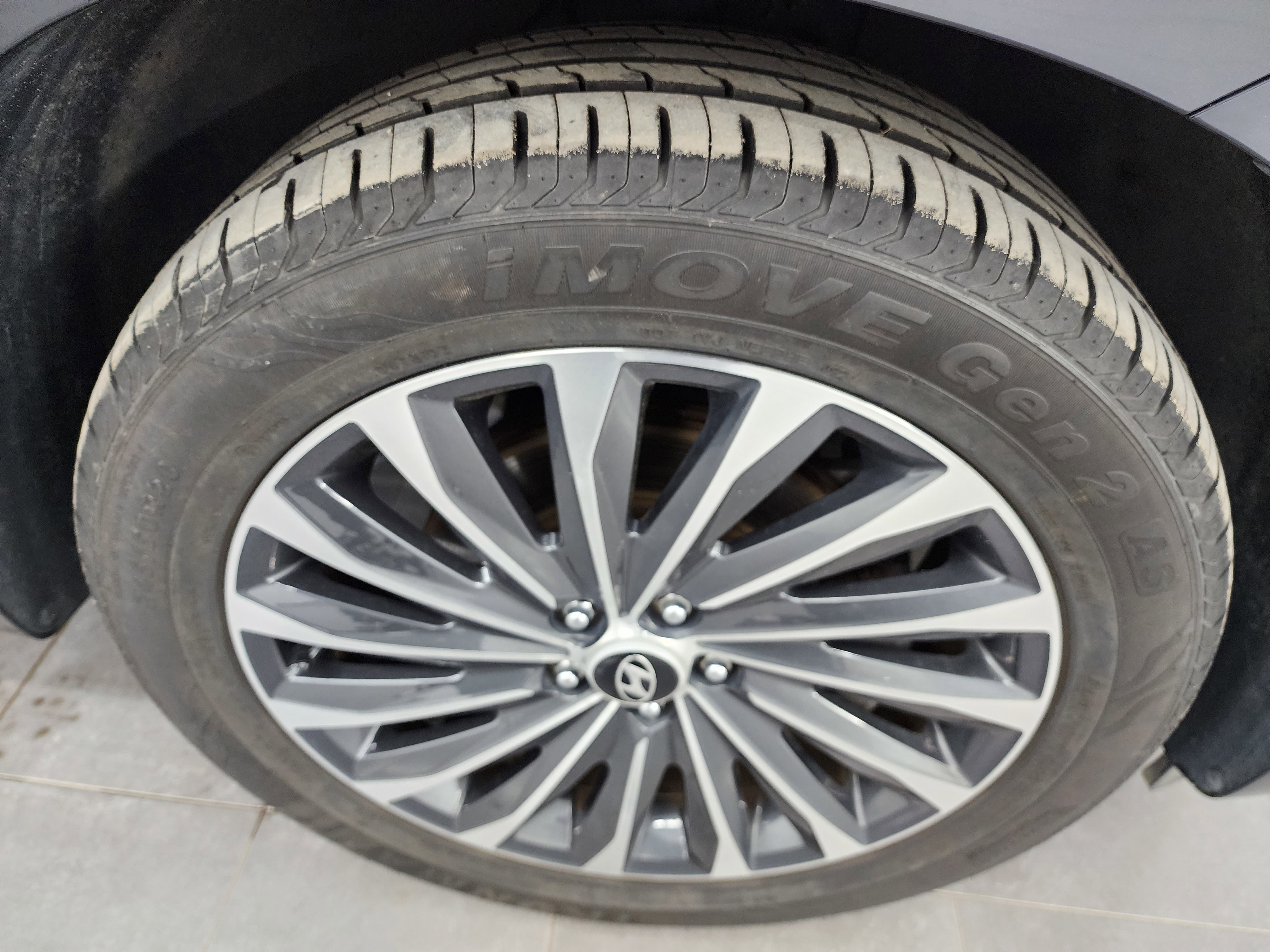 Used 2024 Hyundai Palisade Calligraphy image 3